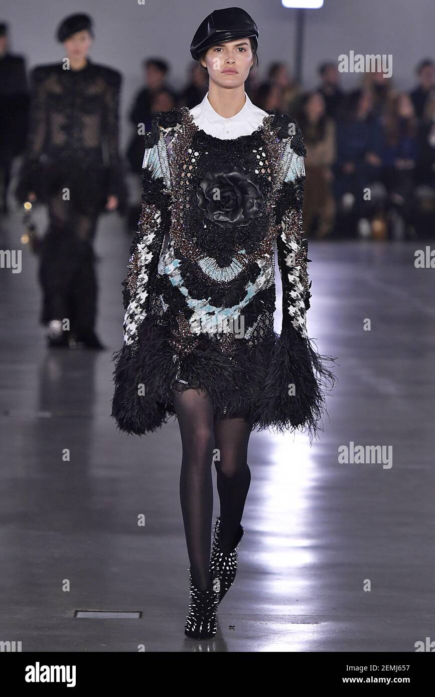 Vanessa Moody walks on the runway during the Balmain Ready To Wear Fashion  Show during Paris Fashion Week F/W 2019 held in Paris, France on March 1,  2019. (Photo by Jonas Gustavsson/Sipa
