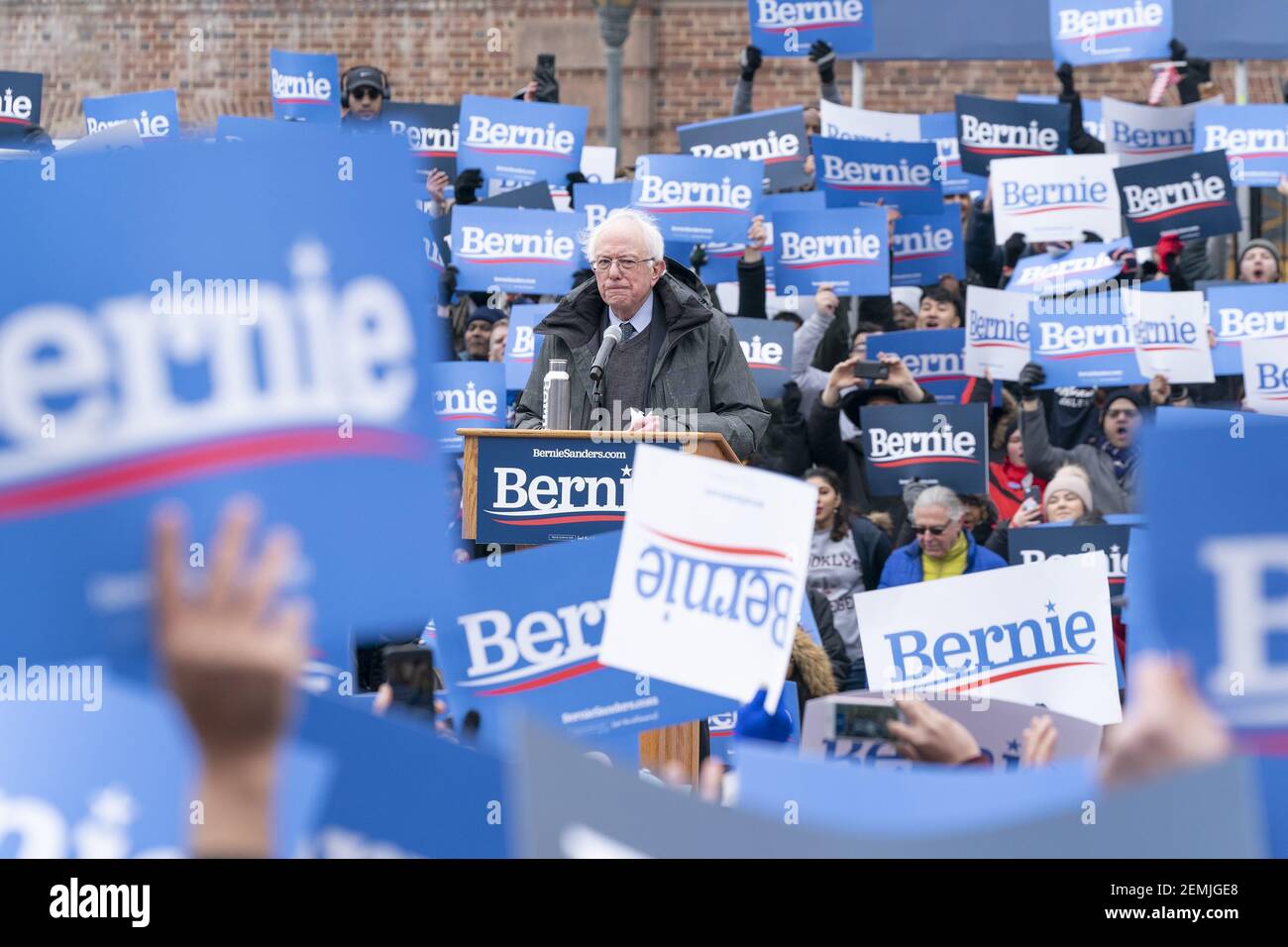 Democratic Presidential candidate US Senator Bernie Sanders speaks at ...
