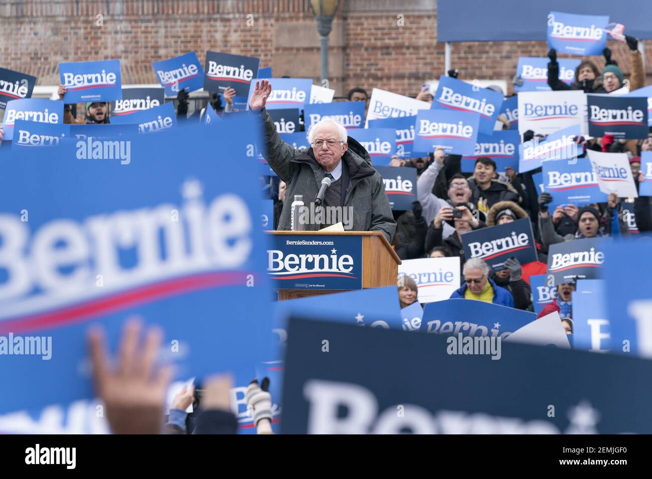 Democratic Presidential candidate US Senator Bernie Sanders speaks at ...