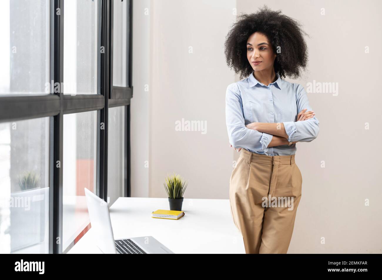 Businessperson in formal attire hi-res stock photography and images - Alamy