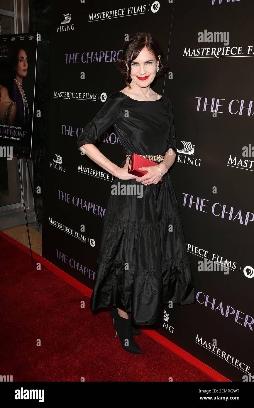Elizabeth McGovern attends the Los Angeles Premiere Of PBS "The