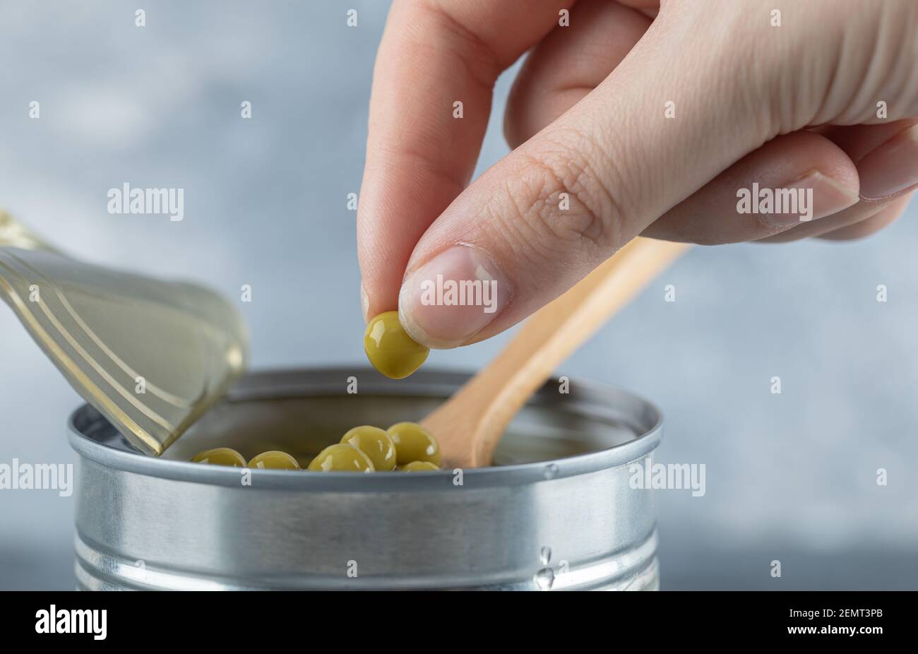Olive oil merchandise hi-res stock photography and images - Alamy