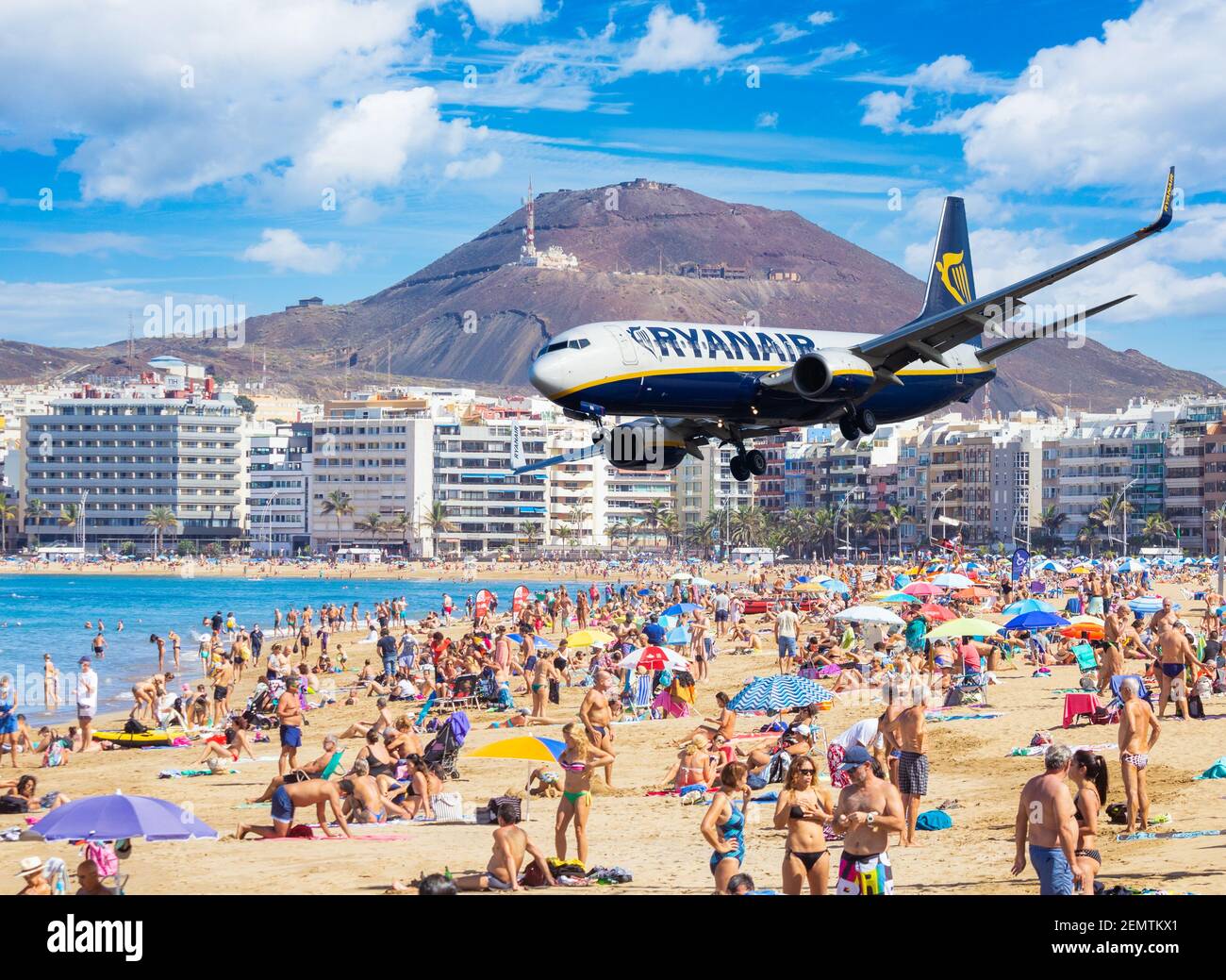 Composite image of Ryanair aircraft flying over las canteras beach in Las  Palmas on Gran Canaria, Canary Islands, Spain Stock Photo - Alamy