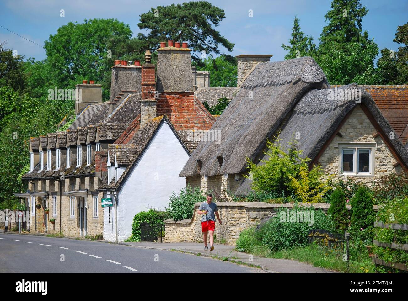 Thatched cottages, Stanton Harcourt, Oxfordshire, England, United