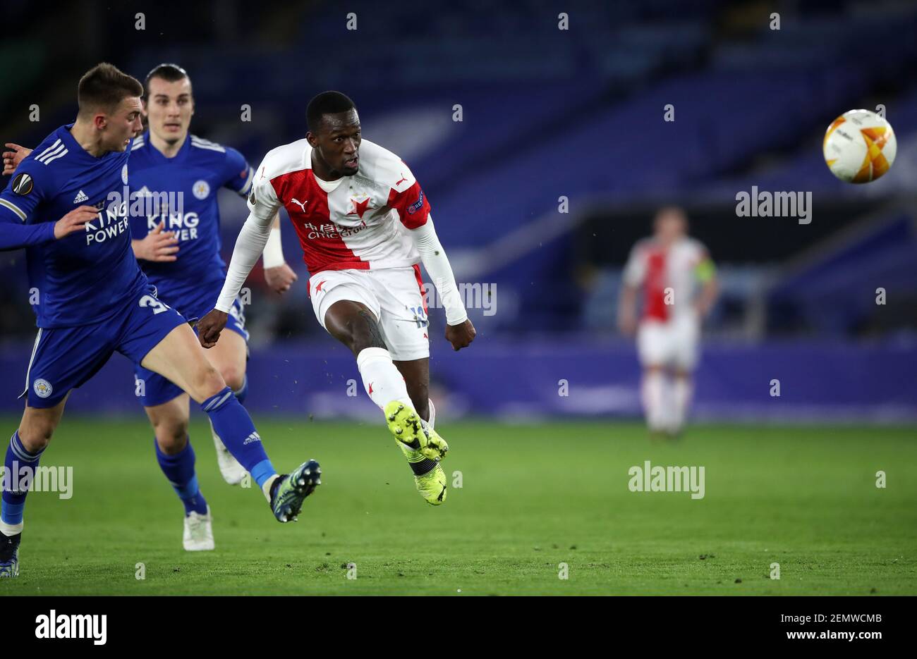 Slavia Praha's Abdallah Sima (right) attempts a shot on goal during the UEFA Europa League match at the King Power Stadium, Leicester. Picture date: Thursday February 25, 2021. Stock Photo