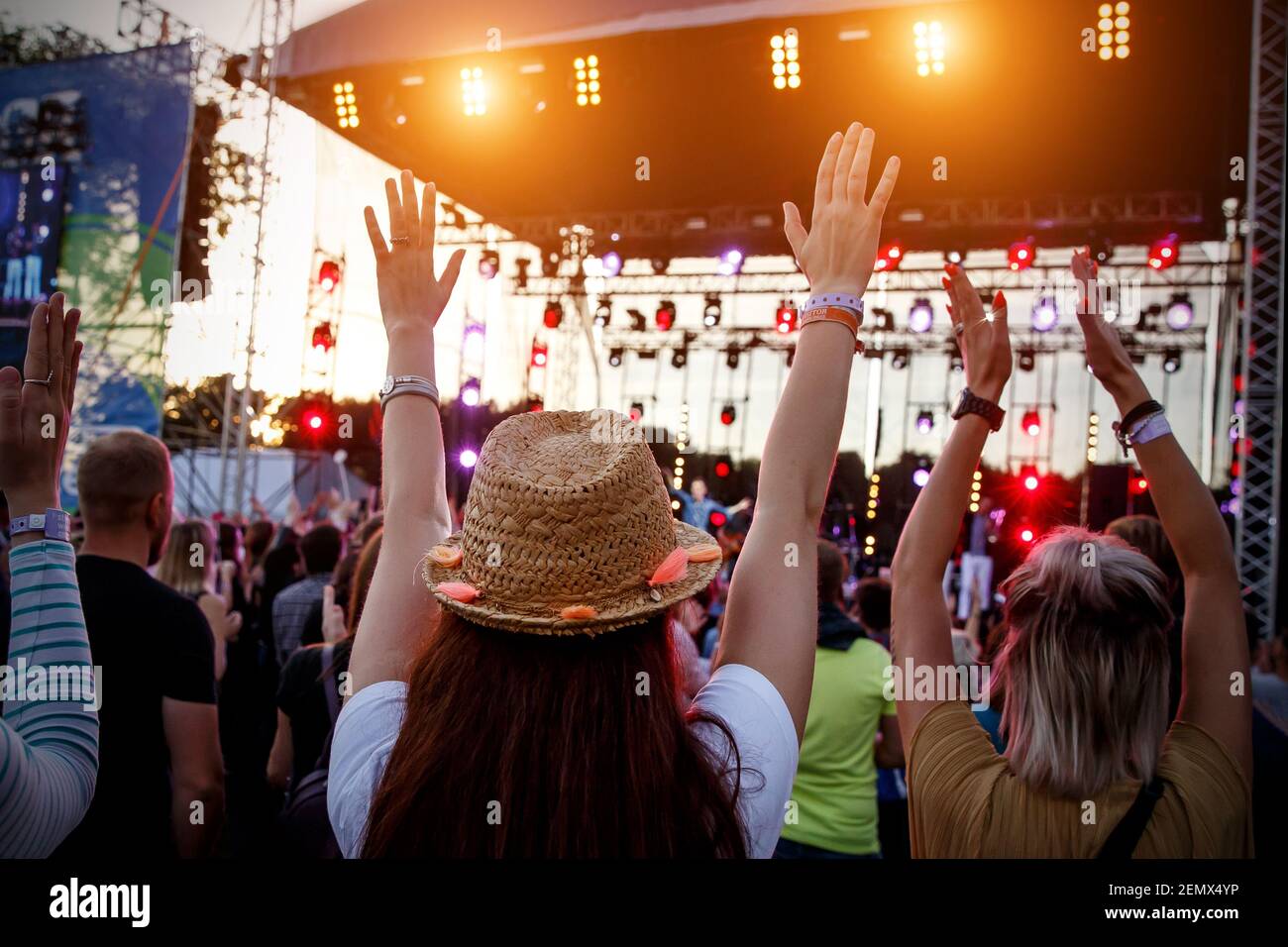 Outdoor festival crowd arms up hi-res stock photography and images - Alamy