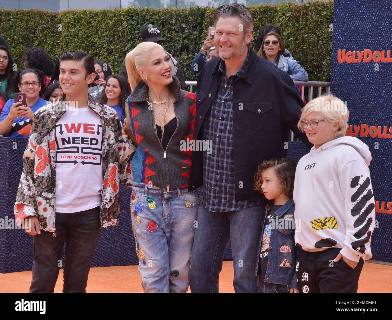 (LR) Kingston Rossdale, Gwen Stefani, Blake Shelton, Apollo Bowie