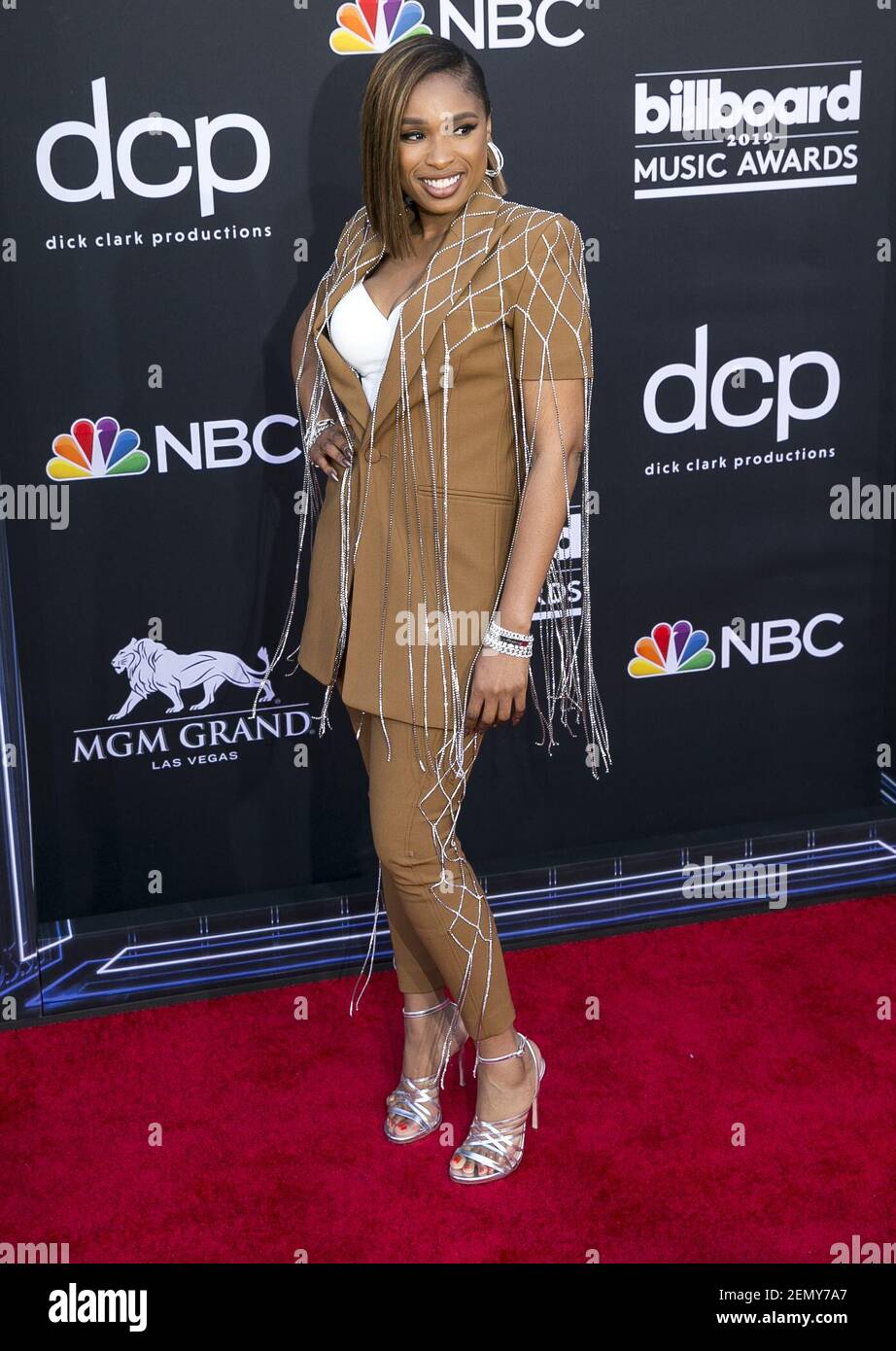 Billboard music awards red carpet 2019 hotsell