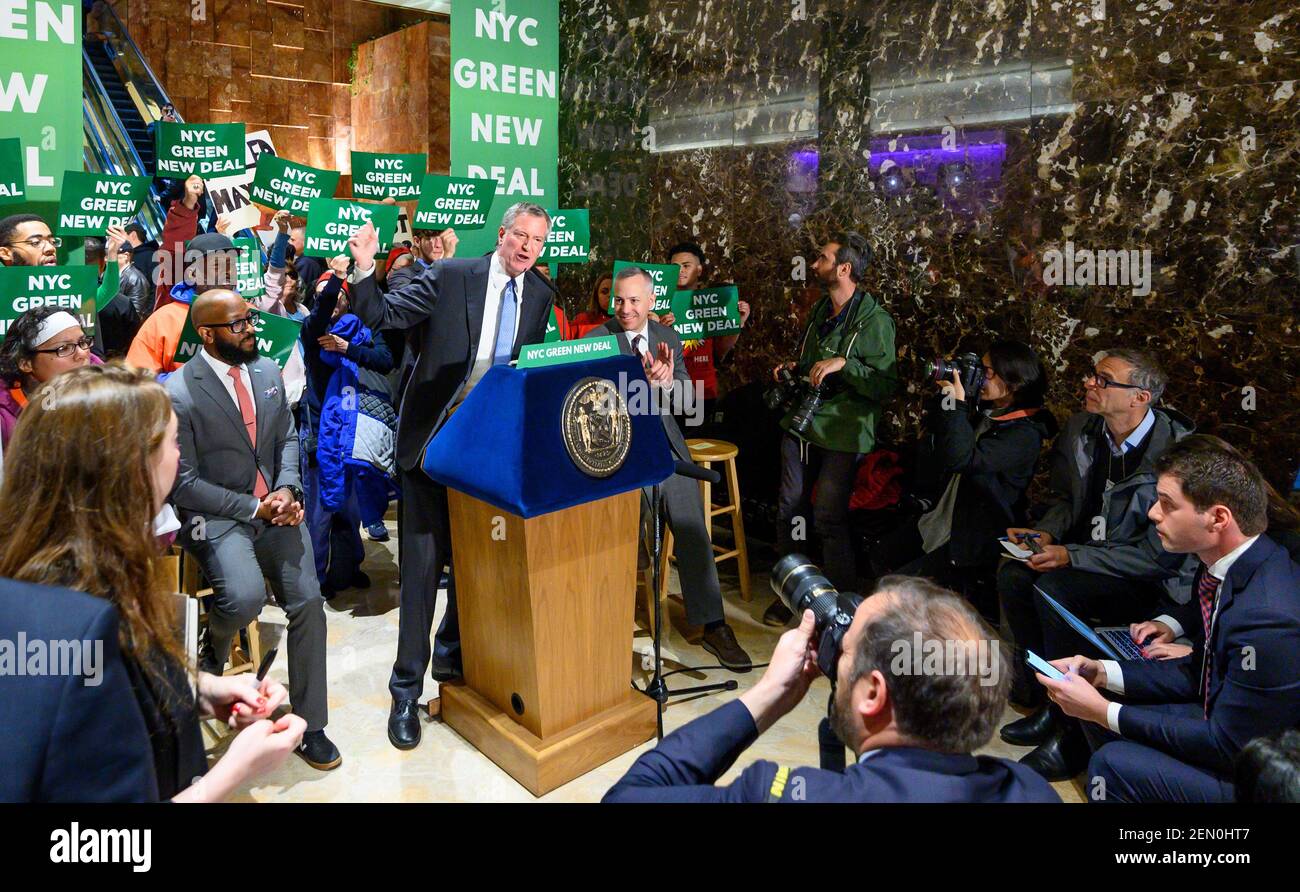 Green New Deal rally with New York City Mayor Bill de Blasio (D) held ...