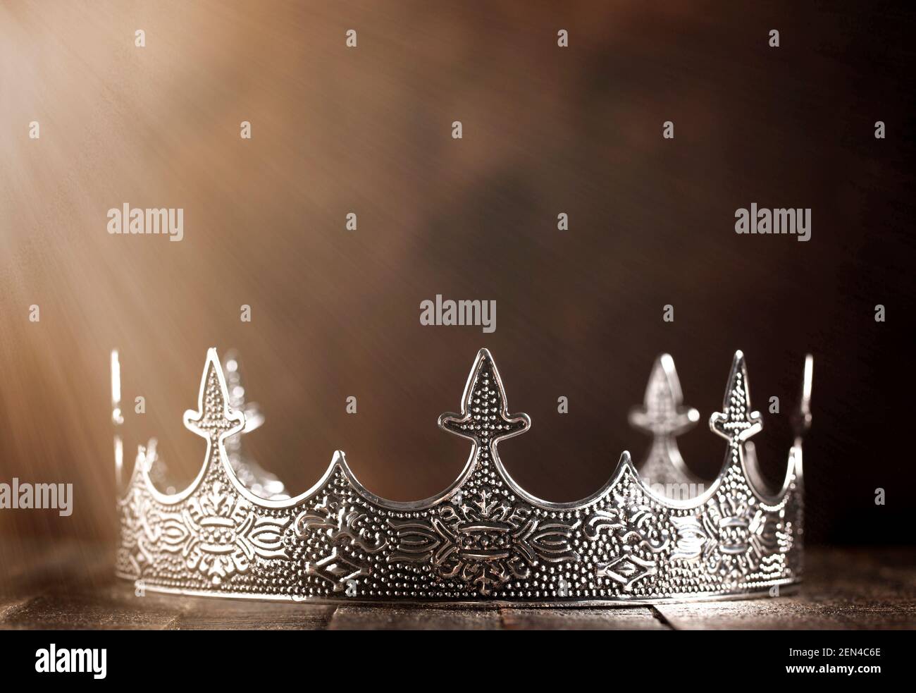 Queens crown hi-res stock photography and images - Alamy