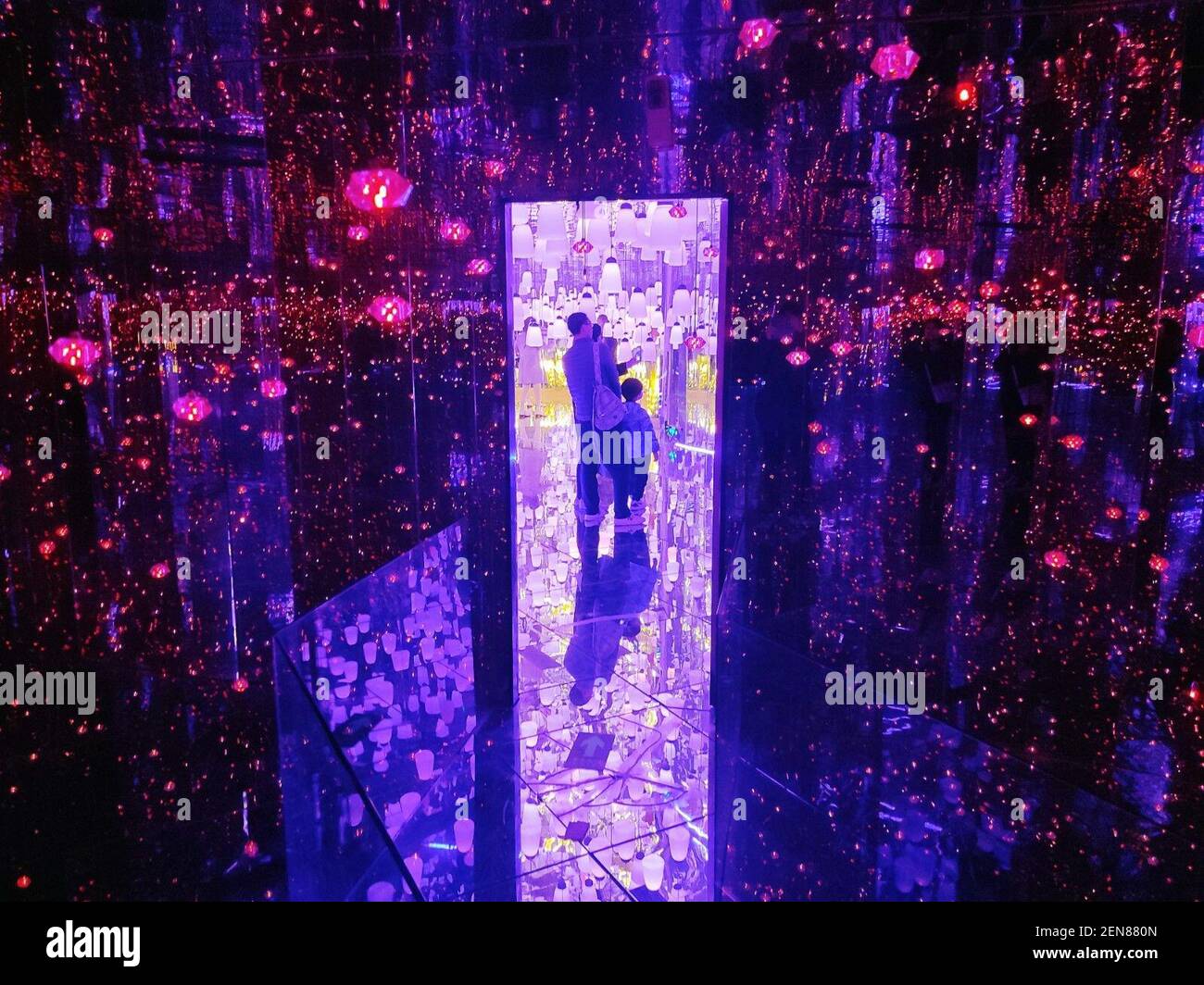 Shanghai, China. 26th Feb, 2021. Shanghai, CHINA-The popular web celebrity clocking landmark ''Yuyuan Garden Starry Sky Dream Pavilion'' has upgraded the romantic and magical mirrored visual effect space, attracting many tourists, especially Shanghai, China. 26th Feb, 2021. Shanghai, CHINA-The popular web celebrity clocking landmark ''Yuyuan Garden Starry Sky Dream Pavilion'' has upgraded the romantic and magical mirrored visual effect space, attracting many tourists, especially