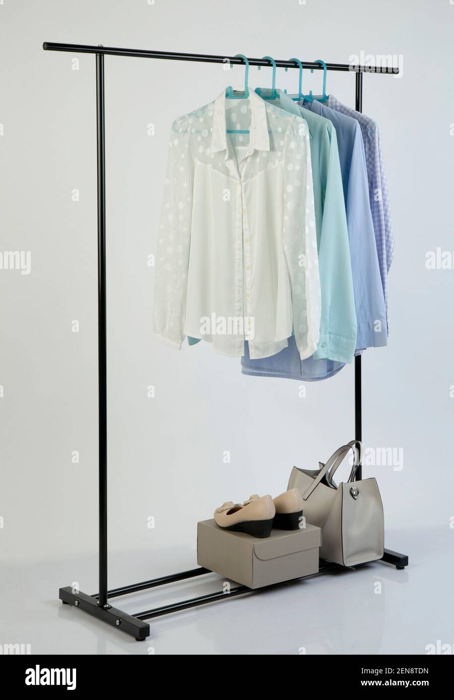 Details more than 163 bag with clothes rack esthdonghoadian