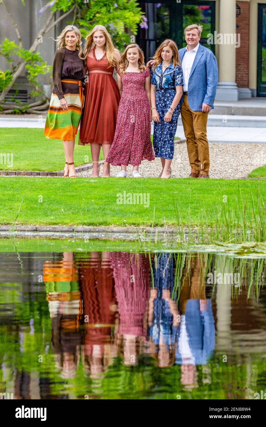 King Willem-Alexander and Queen Maxima with their daughters Princess ...