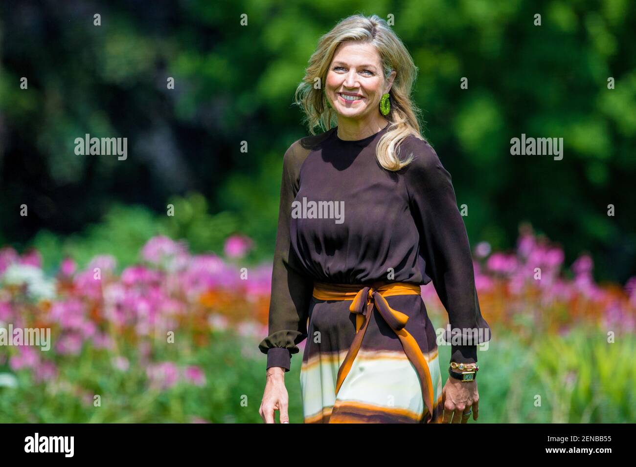 Queen Maxima during the annual summer photo session of 2019 a?t Huis ...