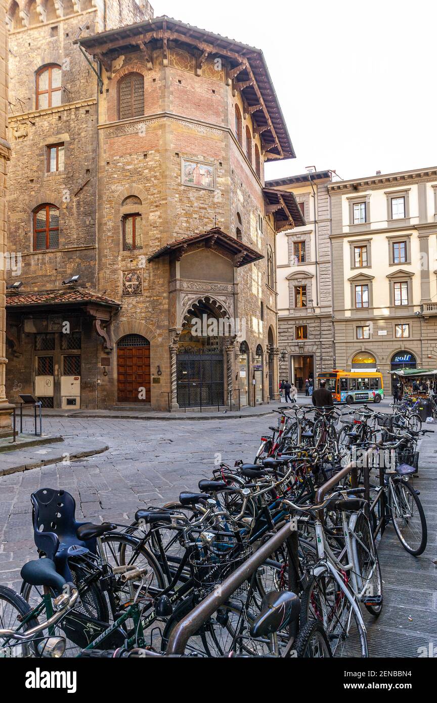 Bicycle parking in front of the Palazzo dell'Arte della Lana. Florence, Tuscany, Italy, Europe Stock Photo