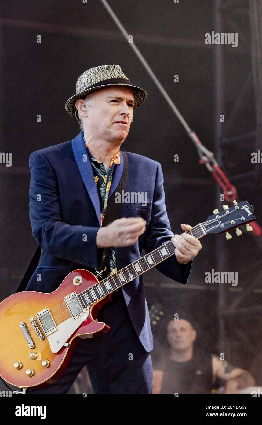 Oeiras, 07/12/2019 - Second day of the NOS Alive Festival, on the Algés maritime promenade. Primal Scream Concert Andrew Innes (Global Images/Sipa USA) Stock Photo