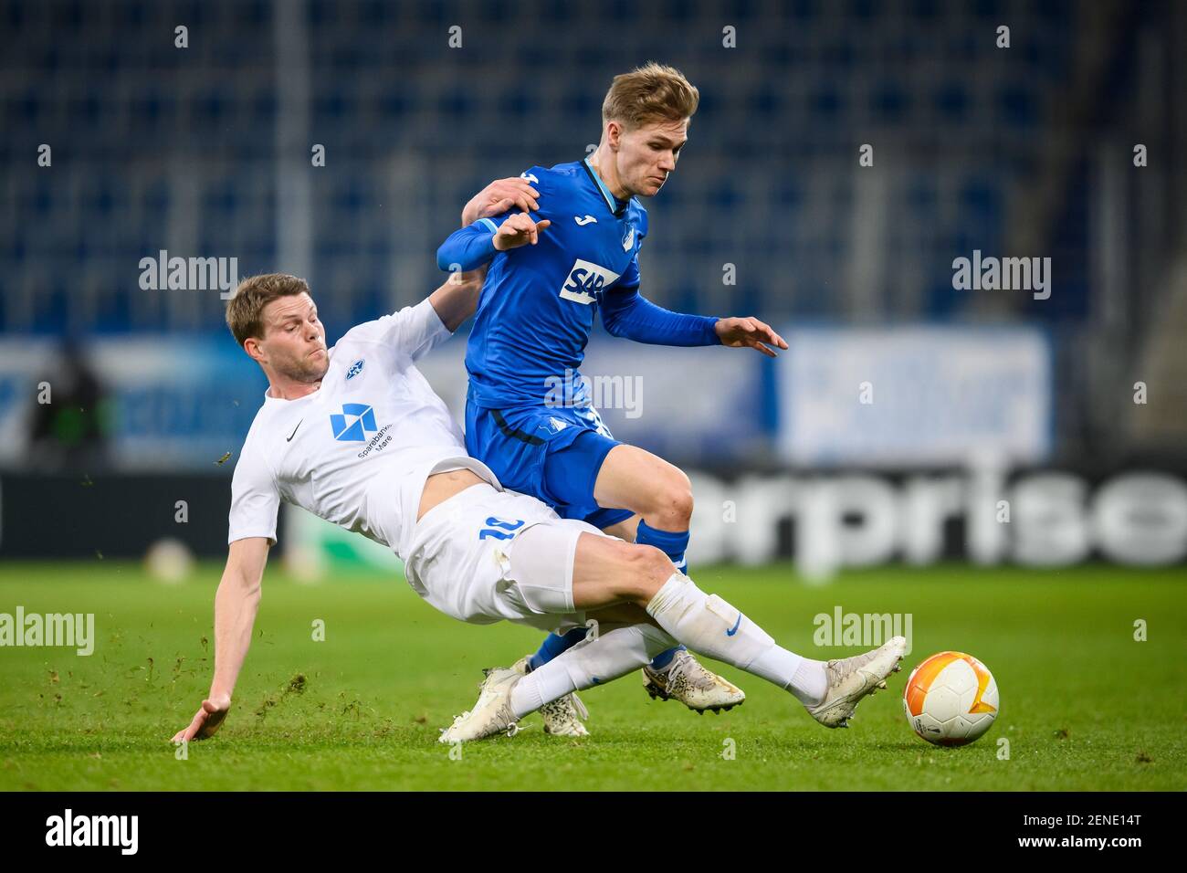 Marco John (Hoffenheim) in a duels with Bjoern Sigurdarsson (Molde).  GES/Soccer/European League: TSG Hoffenheim -