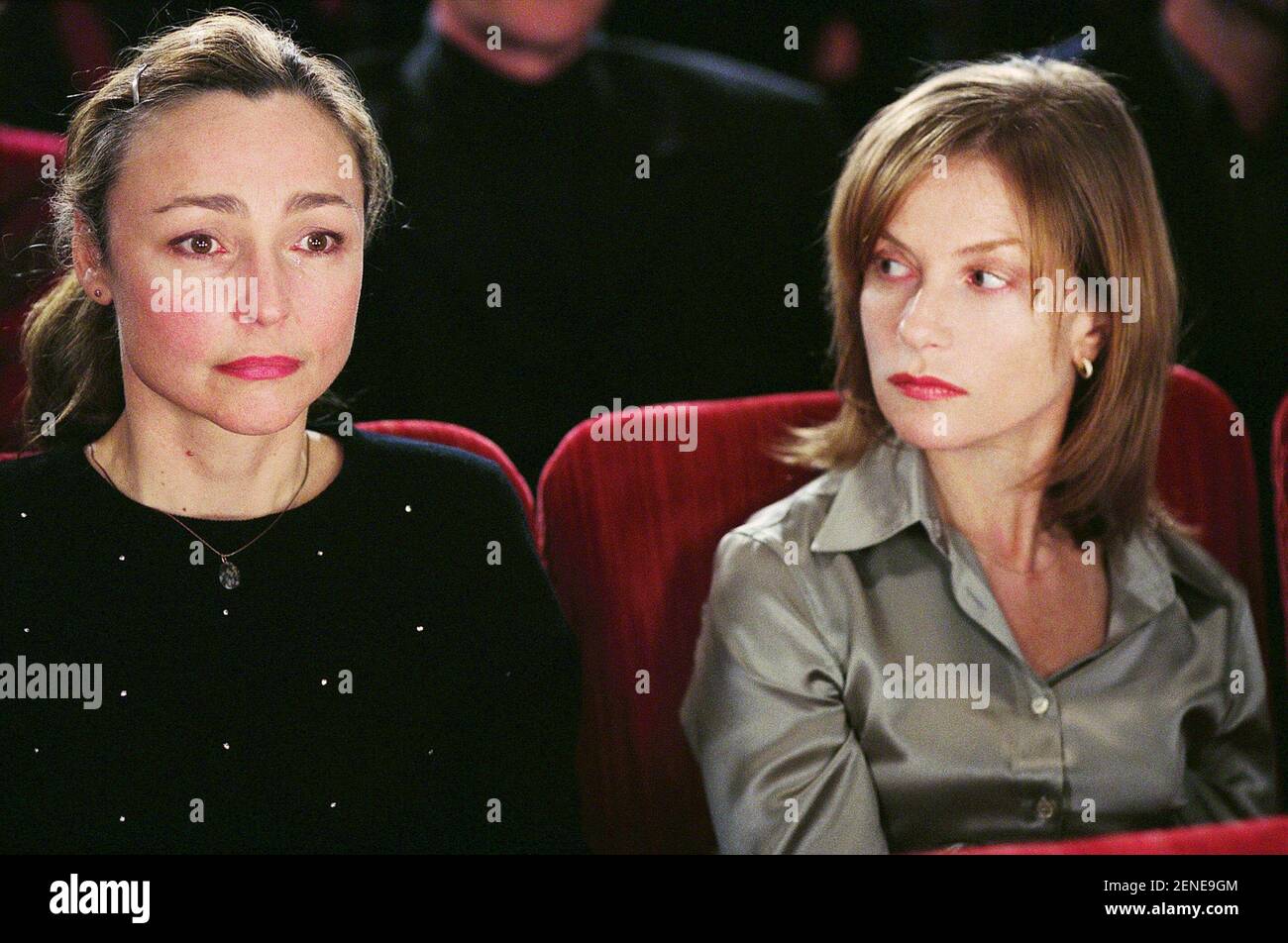 Les Soeurs fâchées Year : 2004 - France Isabelle Huppert, Catherine Frot  Director : Alexandra Leclère Stock Photo