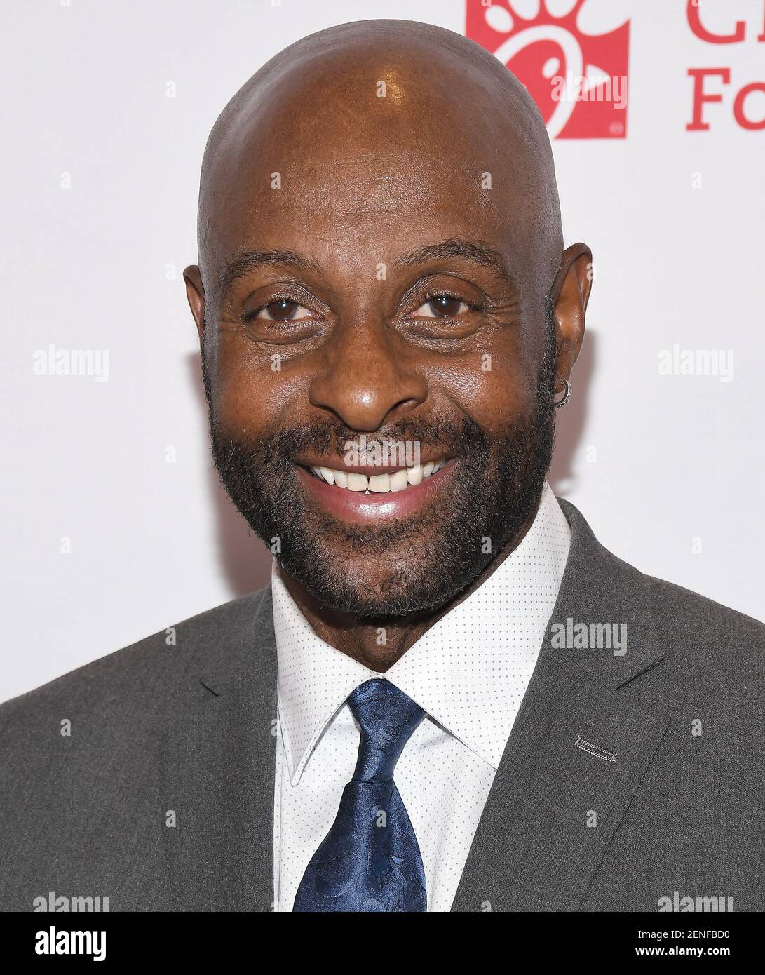 Jerry Rice arrives at the 19th Annual Harold And Carole Pump Foundation ...