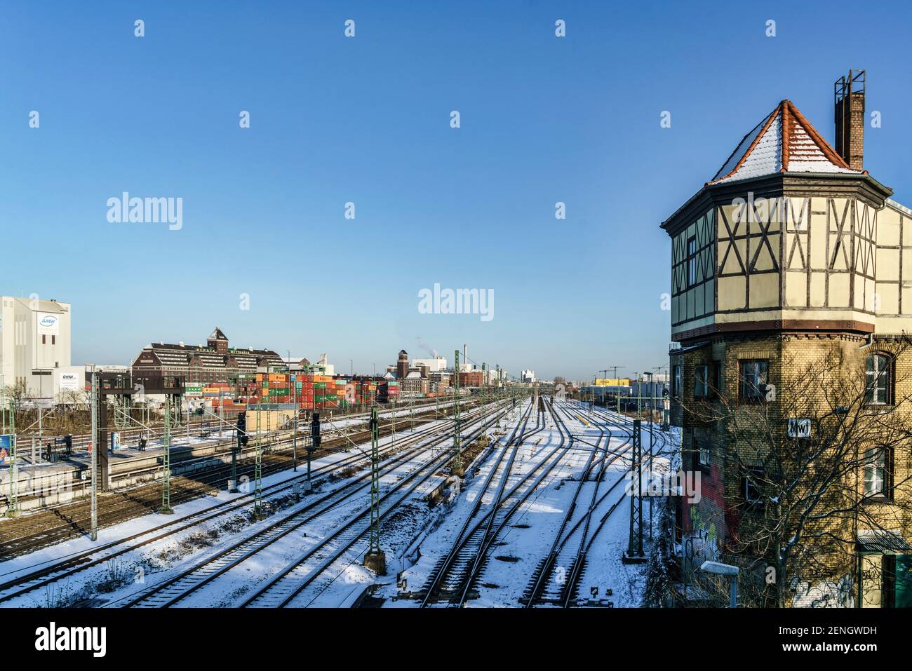 Bahngleise am Westhafen, S-Bahn Beusselstrasse im Winter, Berlin-Moabit Stock Photo