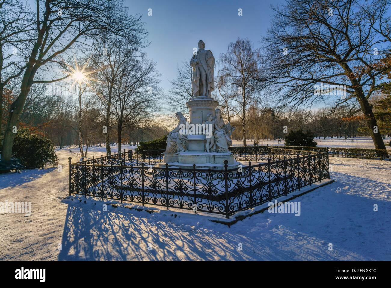 Goethe Denkmal im verschneiten Tiergarten, Berlin Stock Photo