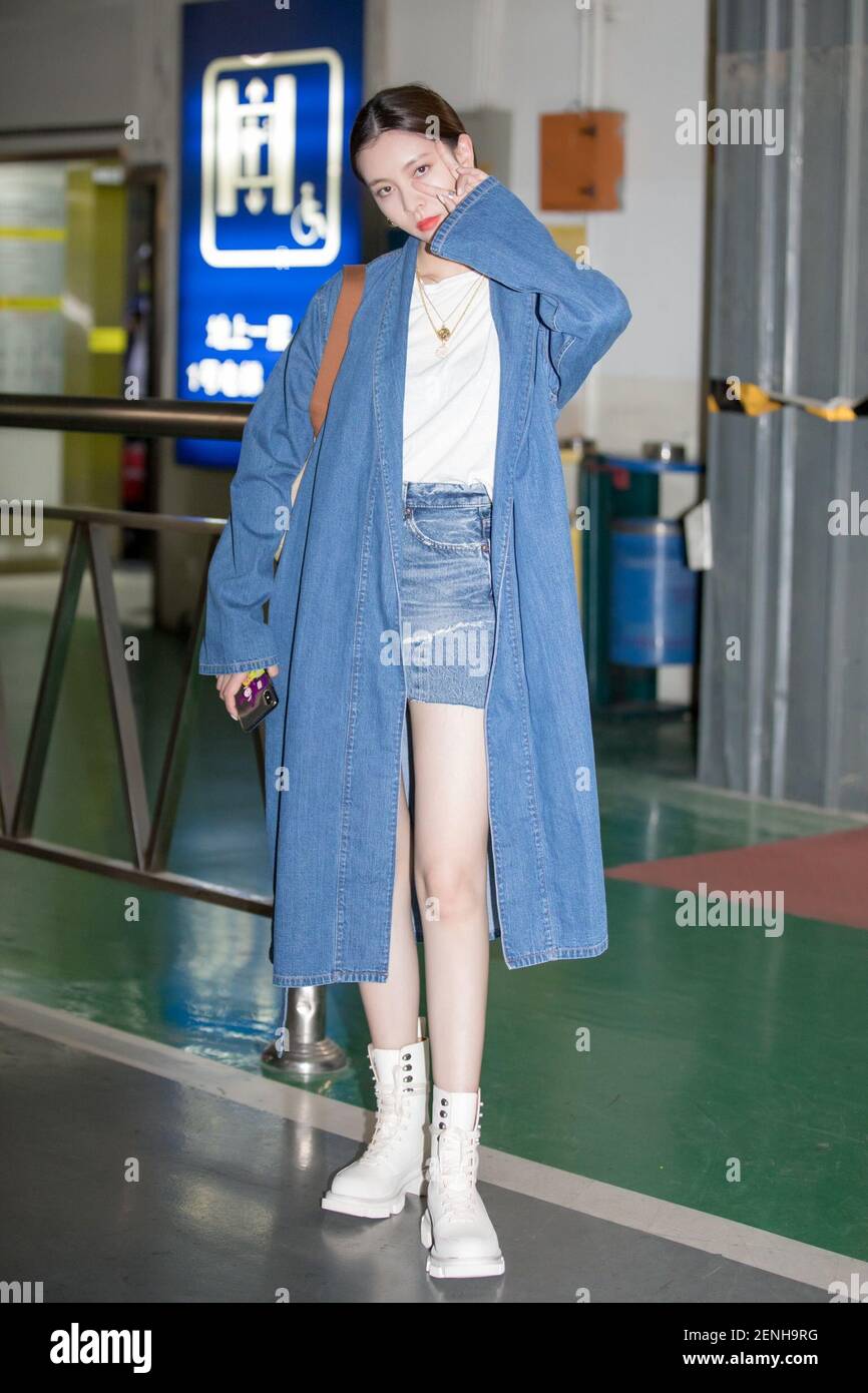 flyde over skat telex Chinese actress Song Yanfei, also known as Cecilia Boey, arrives at an  airport before departure in Shanghai, China, 20 August 2019. Coat:  Balenciaga Handbag: Gucci Shoes: Lost General (Photo by Chen linghong -