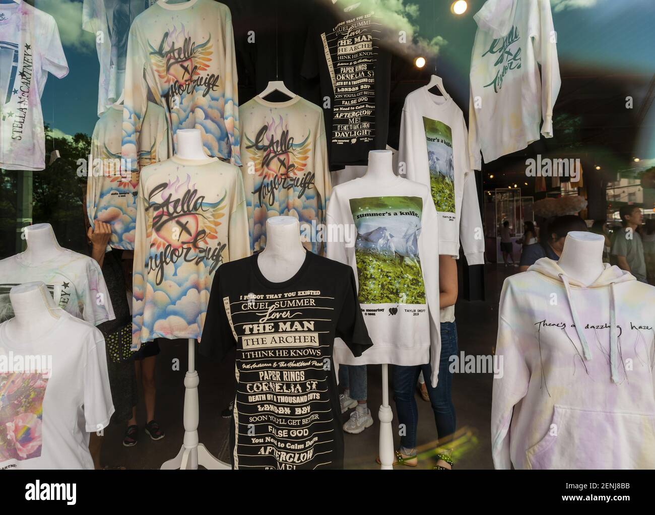 Taylor swift stella mccartney pop up shop sale