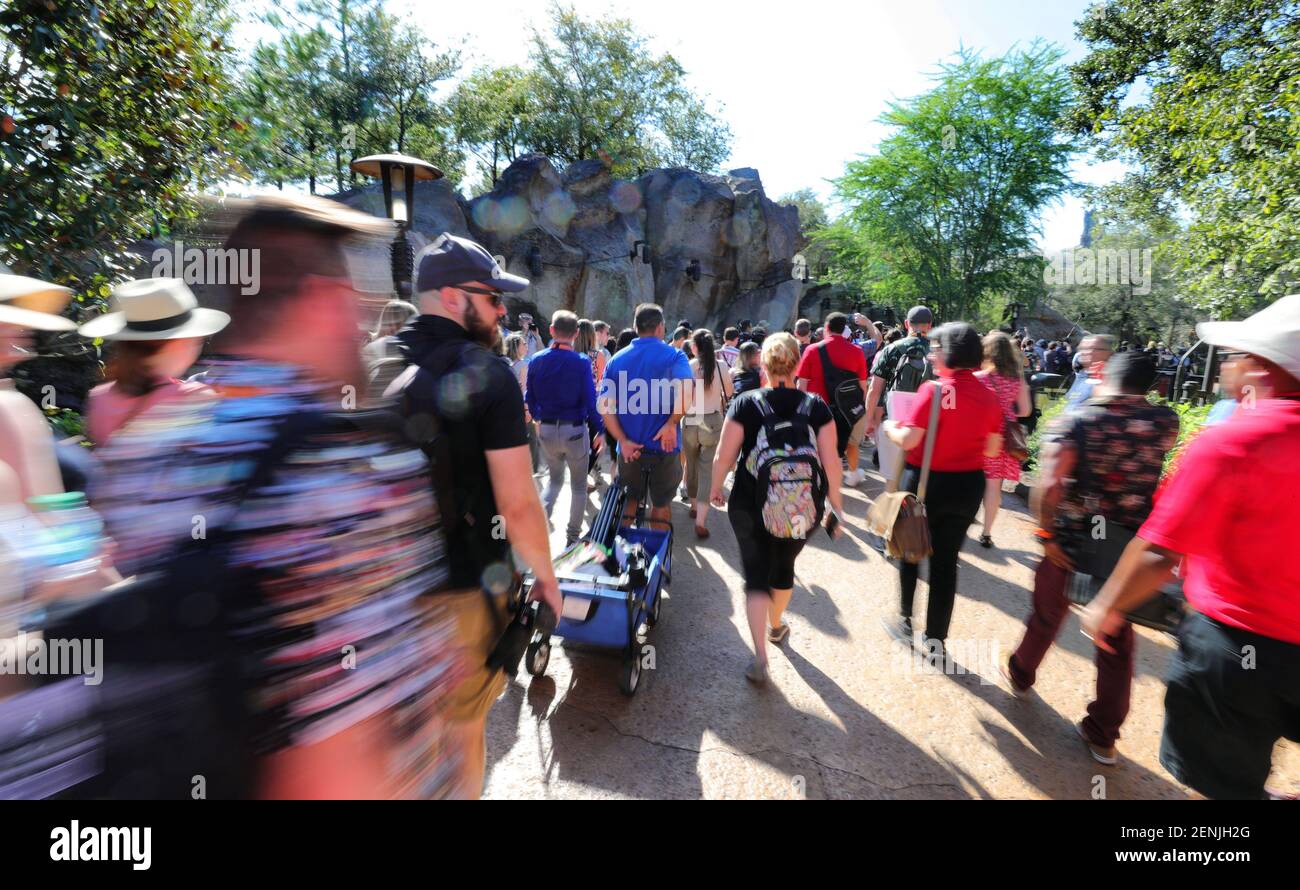 Disney world star wars galaxy's edge 