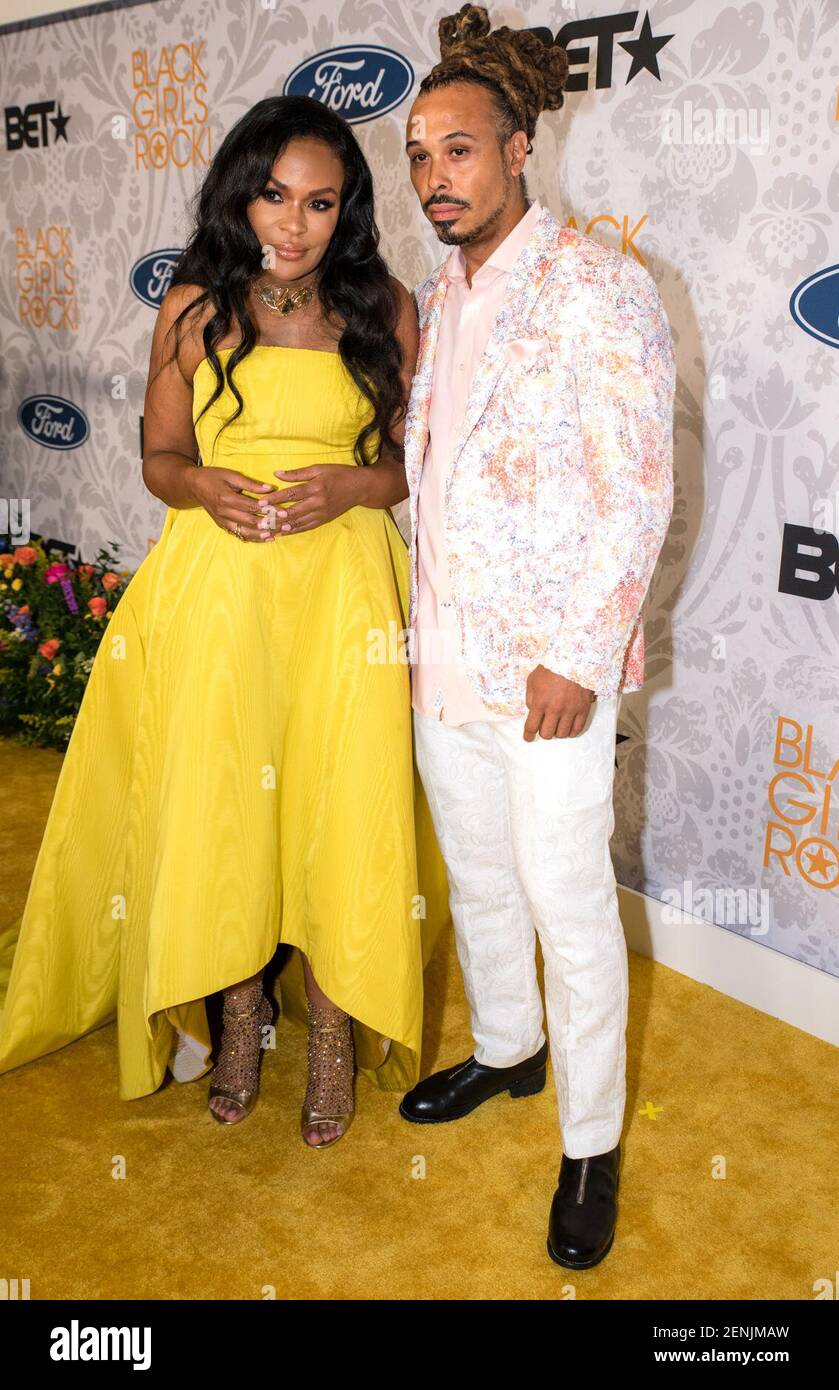 founder-of-black-girls-rock-former-model-dj-producer-beverly-bond-husband-bazaar-royale-on-the-gold-carpet-for-bet-black-girls-rock-njpac-newark-nj-on-august-25-2019-photo-by-mike