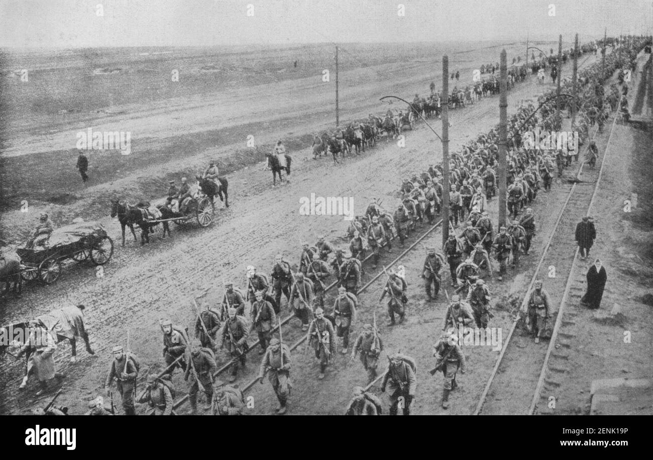 A vintage photo of the German army advancing on the Polish city of Warsaw on the Eastern front during World War One circa 1915. Named the The Great Retreat as the Imperial Russian Army carried out a strategic withdrawal on the Eastern Front Stock Photo
