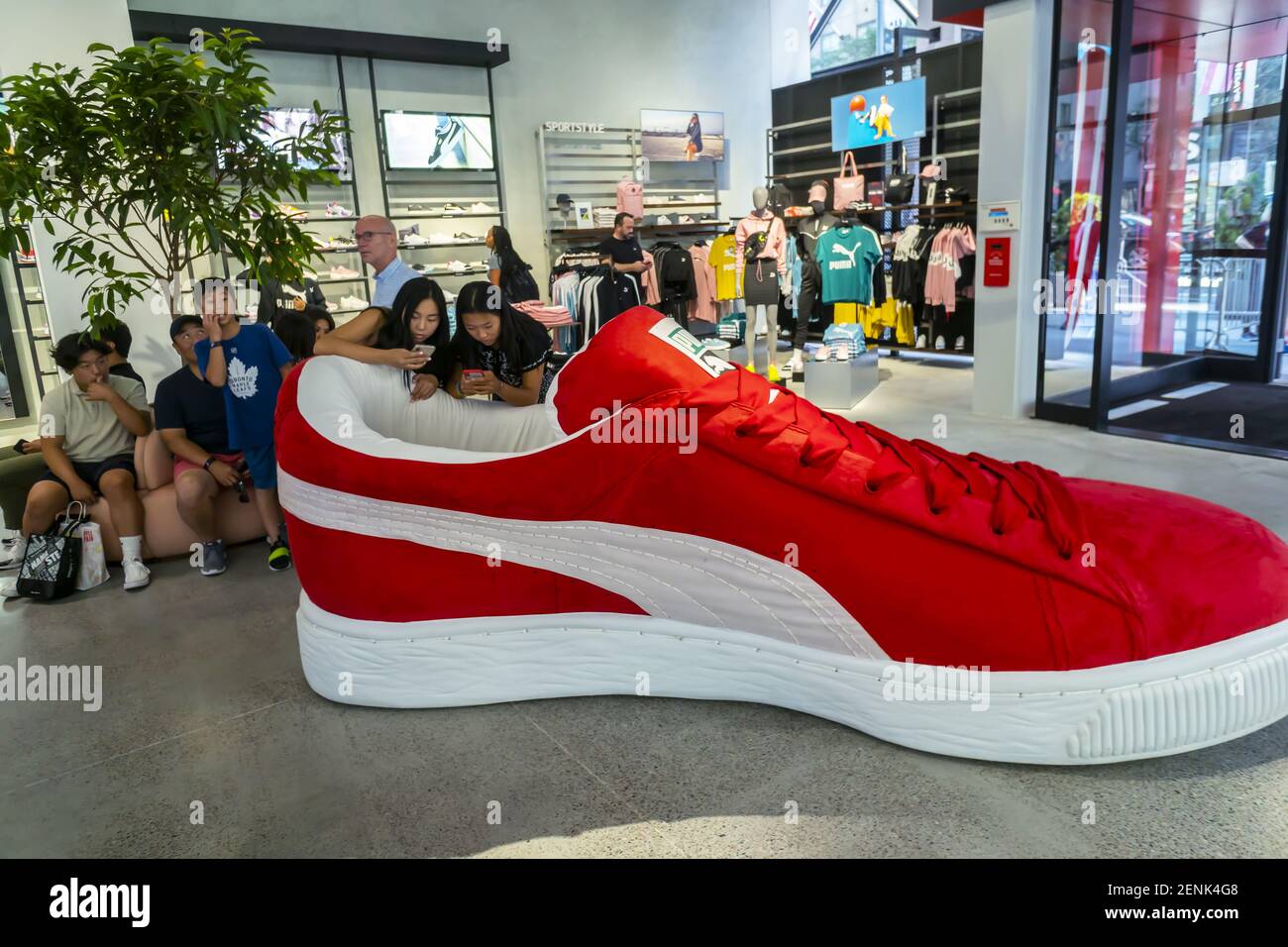 Exterior puma store hi-res stock photography and images - Alamy