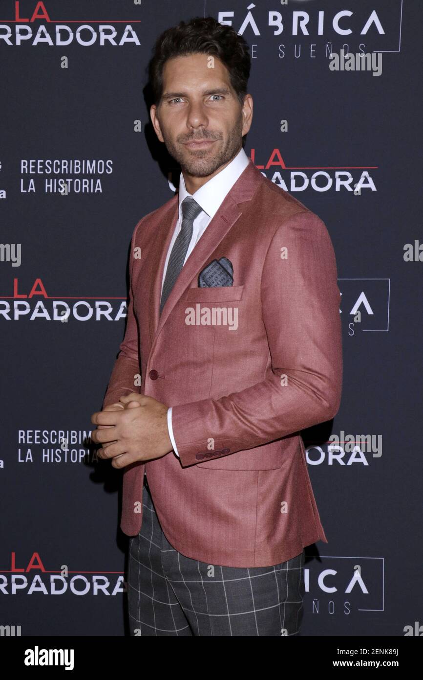 Arap Bethke poses for photos during a red carpet of premiere ‘La