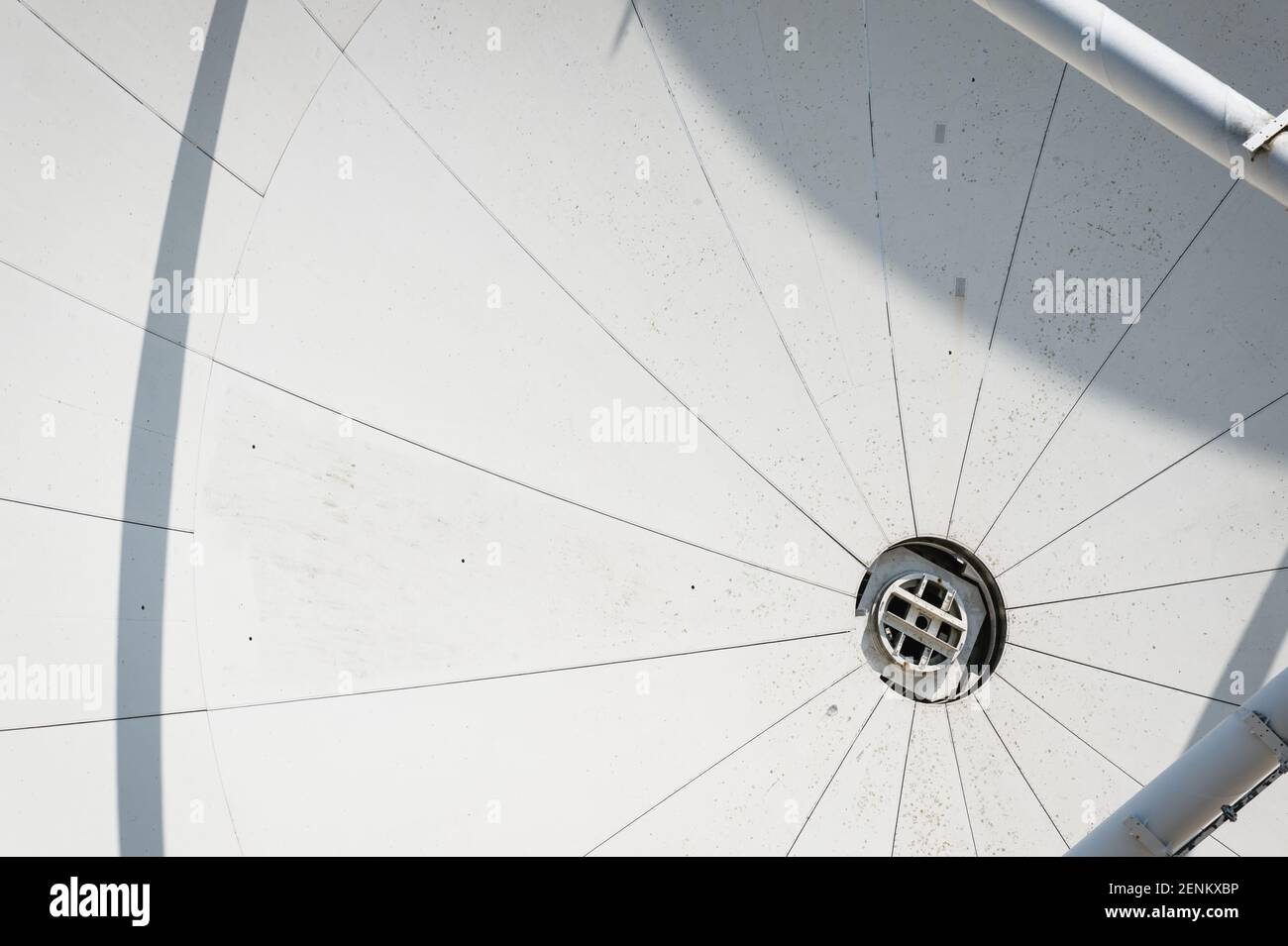 The Chilbolton Advanced Meteorological Radar (CAMRa), the largest fully steerable meteorological radar in the world, at the Science and Technology Fac Stock Photo