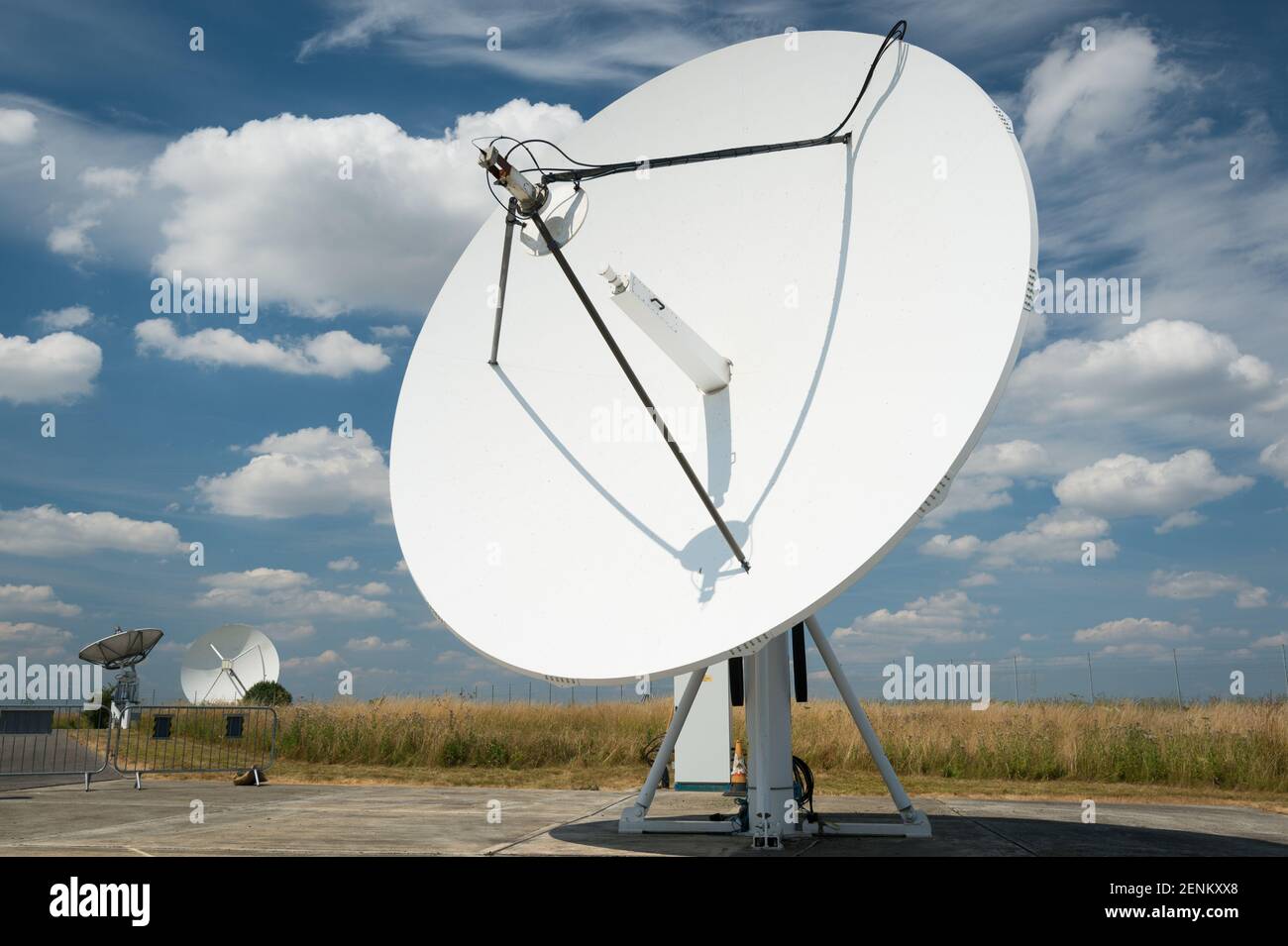 From front, the 6.1m, 4.5m and 25m antennas at the Science and Technology Facilities Council's Chilbolton Observatory, Hampshire. Stock Photo