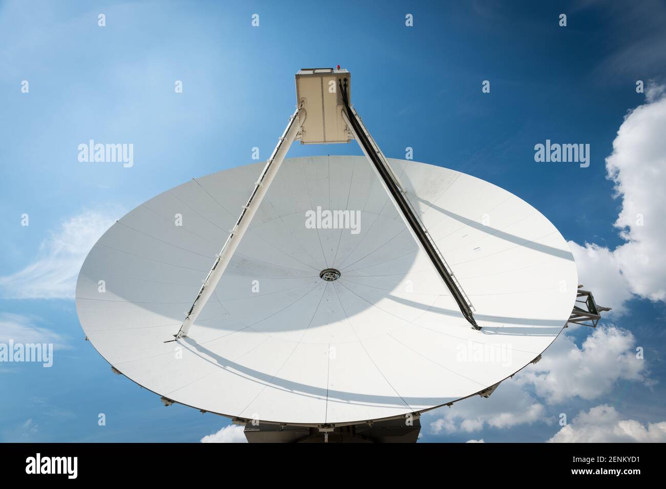 The 25m Chilbolton Advanced Meteorological Radar (CAMRa) antenna, the largest fully steerable meteorological radar in the world, at the Science and Te Stock Photo