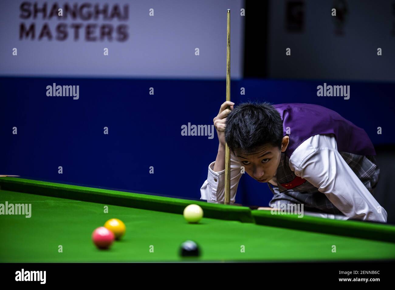 chinese professional snooker player wu haotian plays a shot at the round 1 of 2019 snooker shanghai masters in shanghai china 8 september 2019 shaun murphy beats wu hoatian 6 1 stock photo alamy chinese professional snooker player wu haotian plays a shot at the round 1 of 2019 snooker shanghai masters in shanghai china 8 september 2019 shaun murphy beats wu hoatian 6 1 stock photo alamy