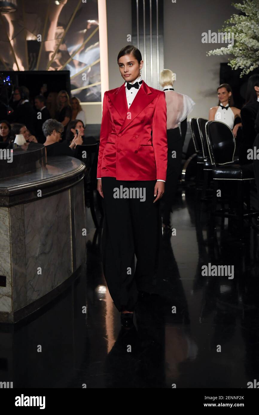 Model Taylor Hill walking on the runway during the Ralph Lauren Fashion Show  during New York Fashion Week Womenswear Fall 2019 Ready-to-Wear held in New  York, NY on September 8, 2019. (Photo