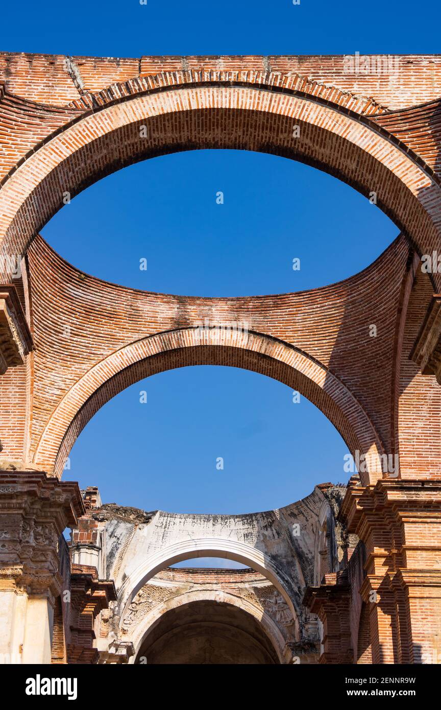 The Iglesia de San Francisco ruins of Antigua, Guatemala Stock Photo