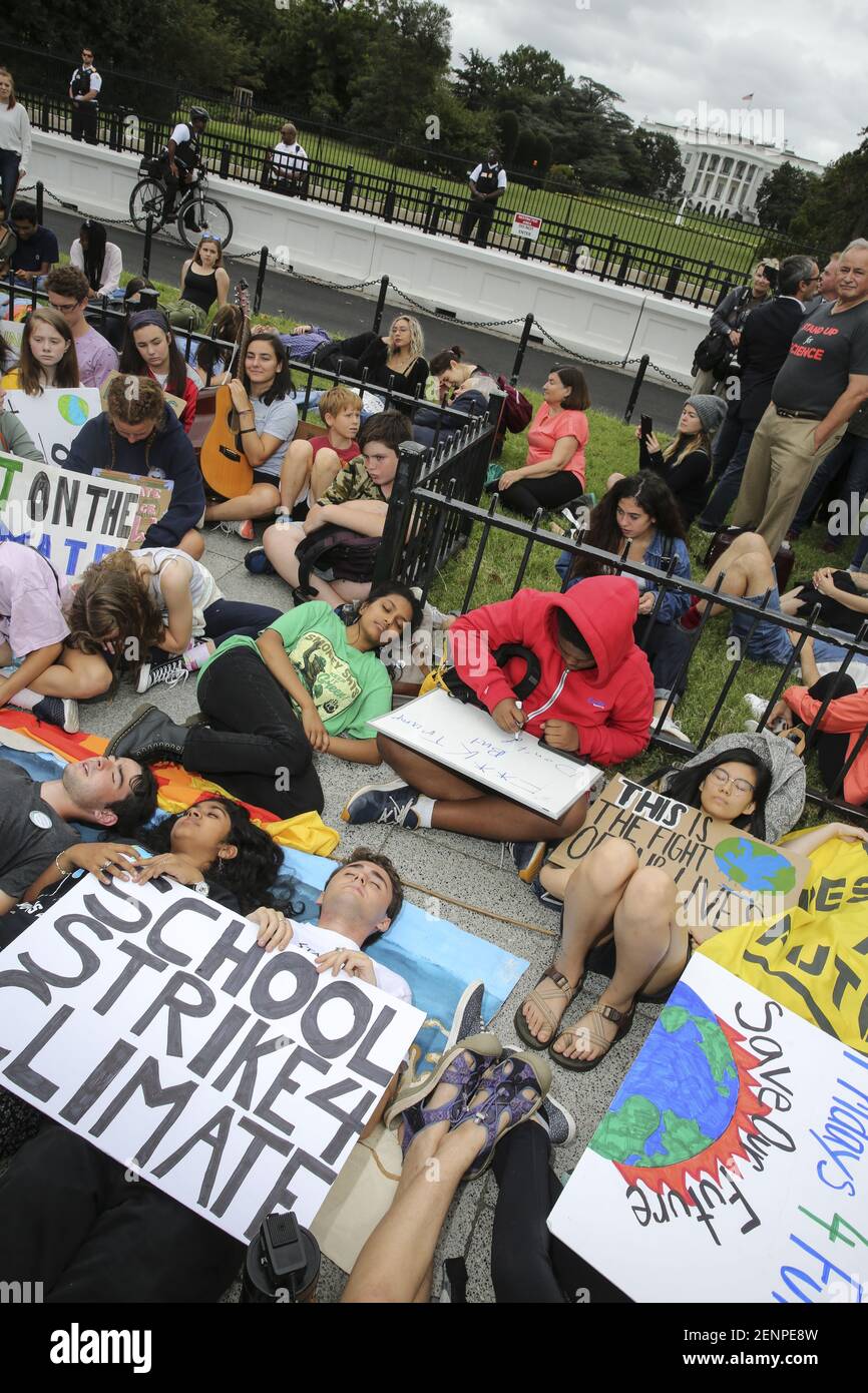 Environmental activist from Washington, DC-area lie on the floor for a ...