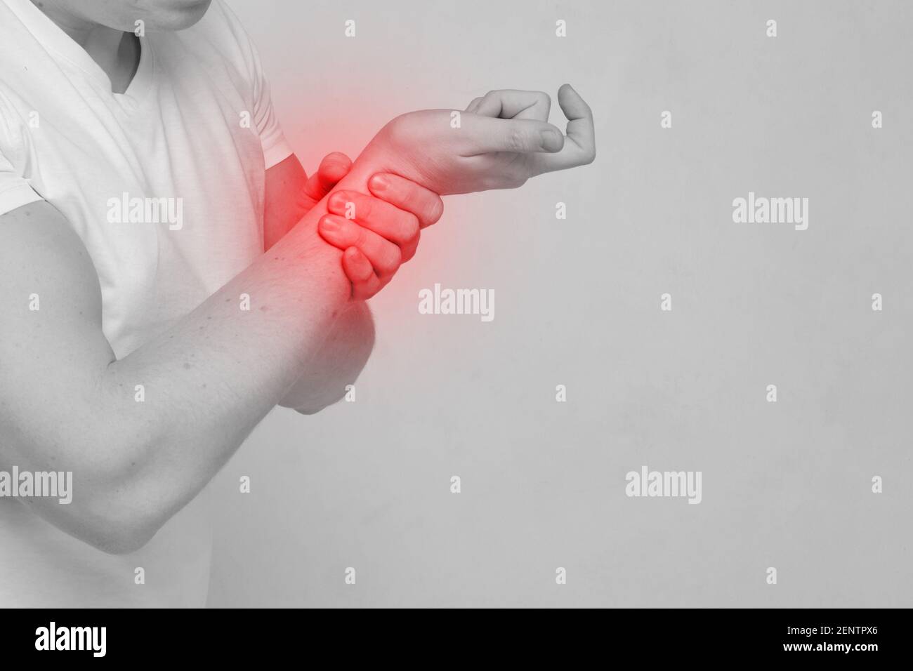 Pain in the hand hi-res stock photography and images - Alamy