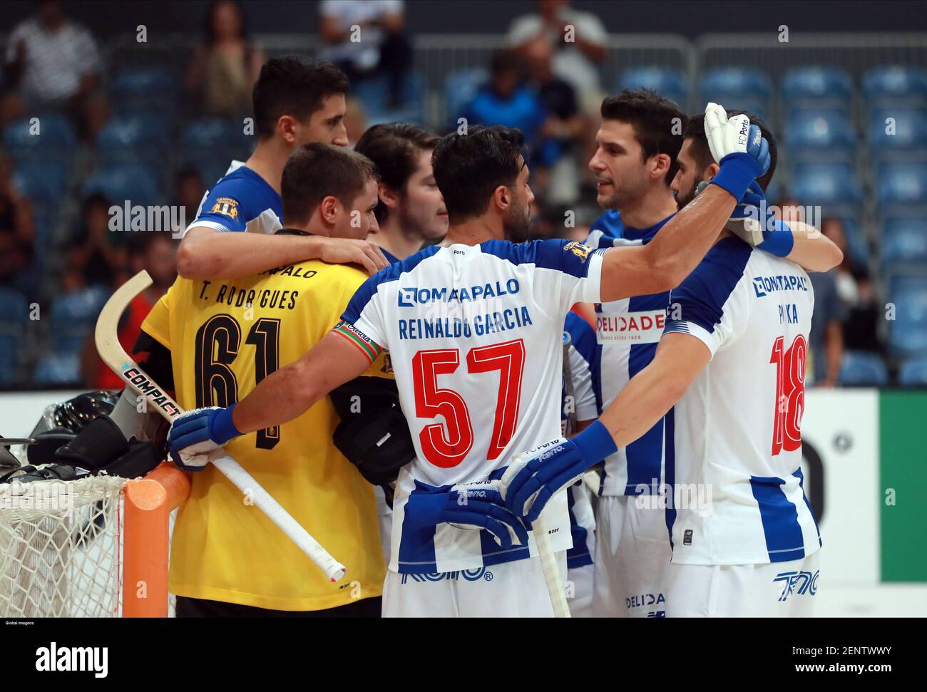 Portimão, 09/22/2019 - Roller Hockey - Sporting CP and FC Porto played this  afternoon the Elite Cup 2019 Final at Portimão Arena. FC Porto celebration;  (André Vidigal / Global Images/Sipa USA Stock Photo - Alamy