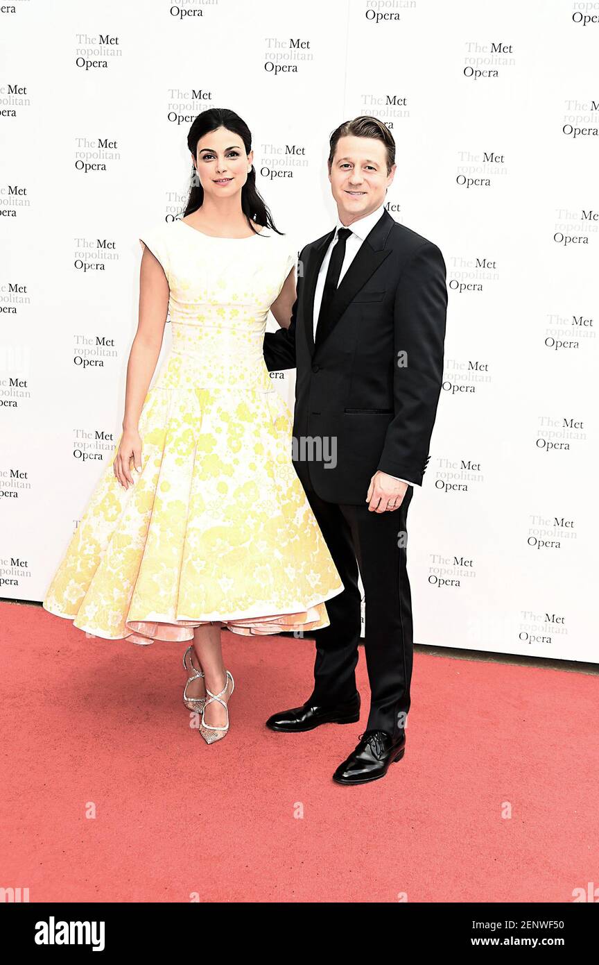 actor-morena-baccarin-and-husband-ben-mckenzie-attend-the-metropolitan