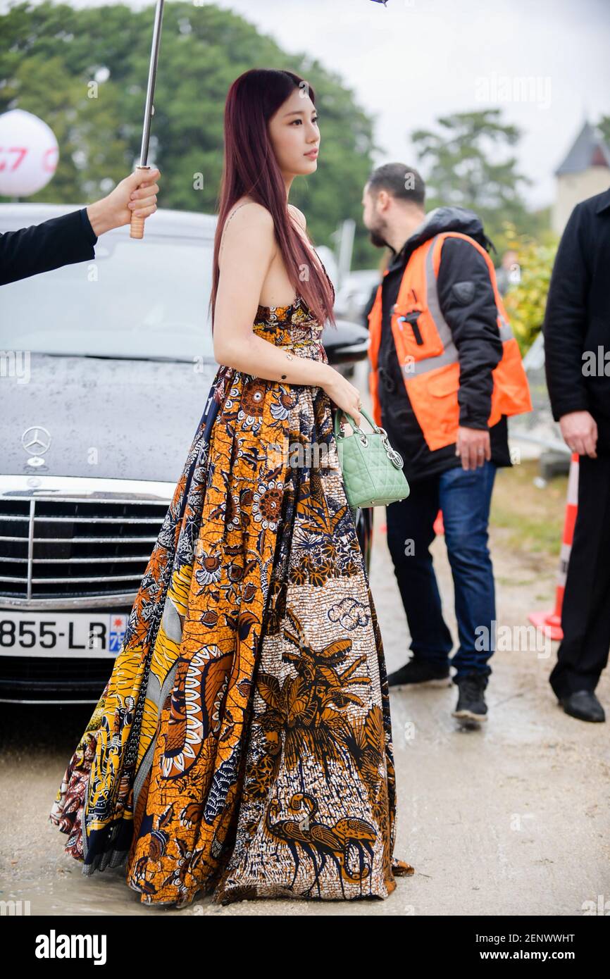 https://c8.alamy.com/comp/2ENWWHT/south-korean-singer-and-actress-bae-suzy-better-known-by-the-mononym-suzy-attends-the-christian-dior-womenswear-springsummer-2020-show-during-the-paris-fashion-week-in-paris-france-24-september-2019-photo-by-wang-mengmeng-imaginechinasipa-usa-2ENWWHT.jpg