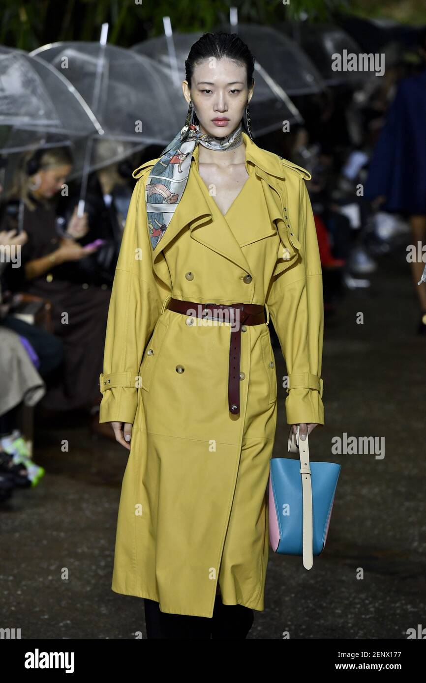 Model Sora Choi walking on the runway during the Loewe Ready to Wear  Spring/Summer 2020 show part of Paris Fashion Week on September 27, 2019 in  Paris, France. (Photo by Jonas Gustavsson/Sipa