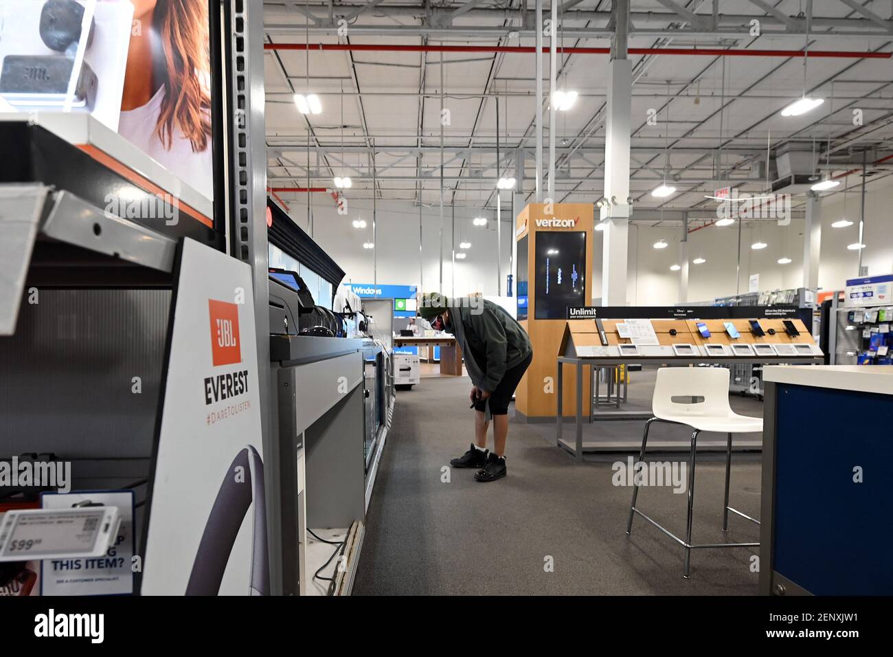 Best buy employees hires stock photography and images Alamy
