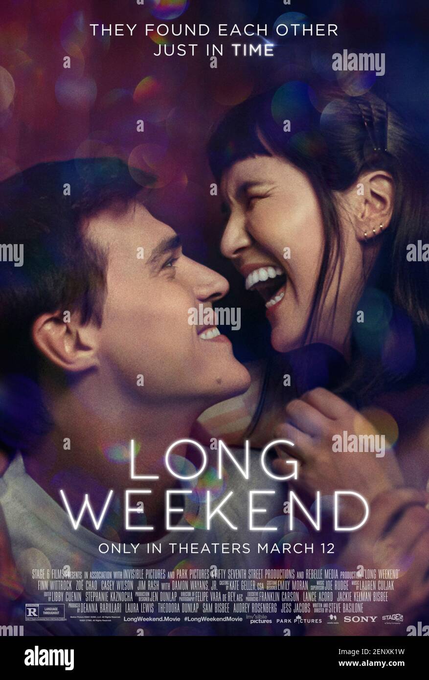 Long Weekend (2021) directed by Stephen Basilone and starring Wendi McLendon-Covey, Damon Wayans Jr. and Finn Wittroc. A down-on-his-luck struggling writer, meets an enigmatic woman who enters his life at the right time. Stock Photo