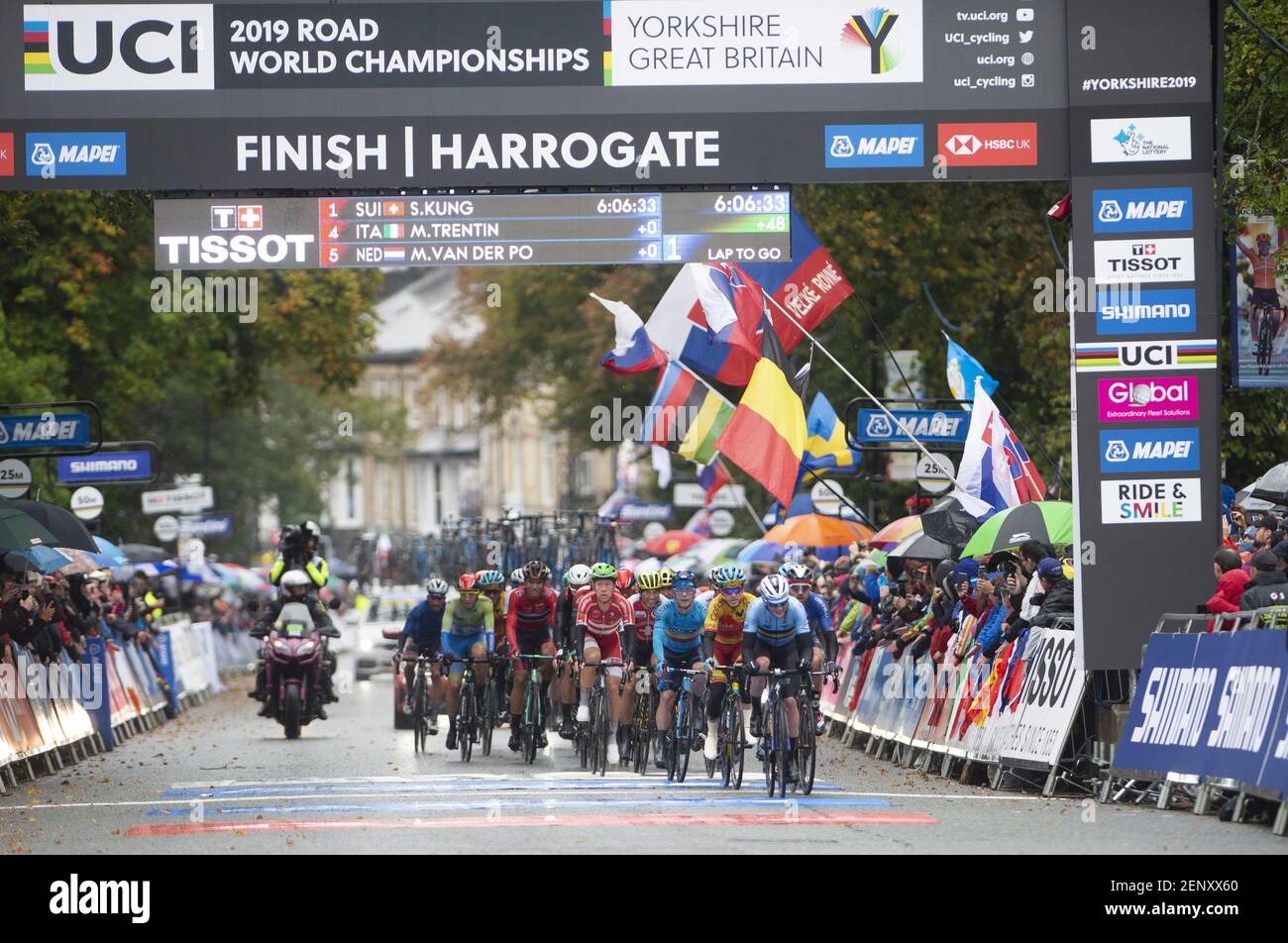 Harrogate Races Peloton passes under finish line, one lap to go, Elite Men’s Road Race ...
