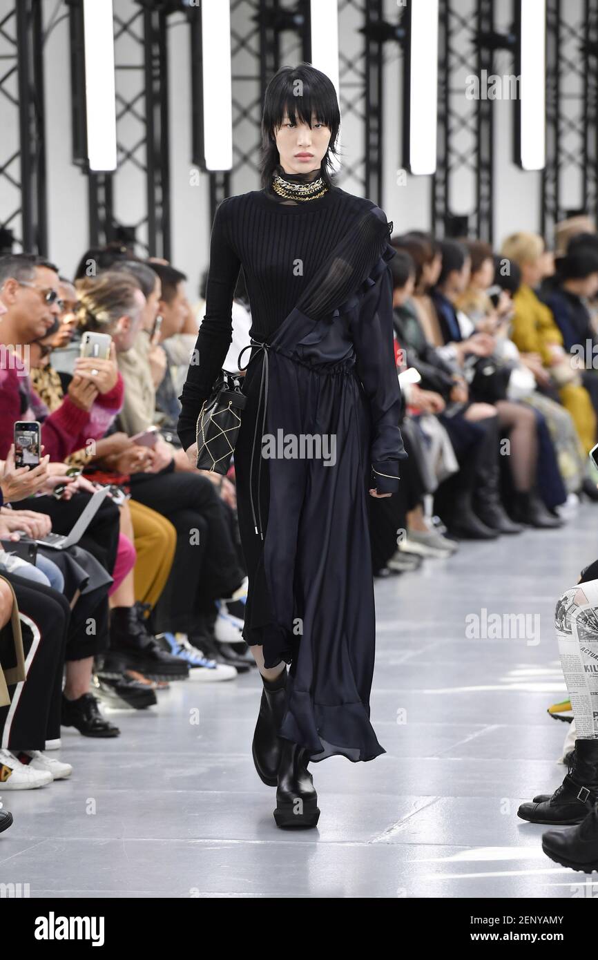 Sora Choi at Paris Fashion Week F/W19 : Street Style / id : 3361929 by  Yvonne Tnt/BFA.