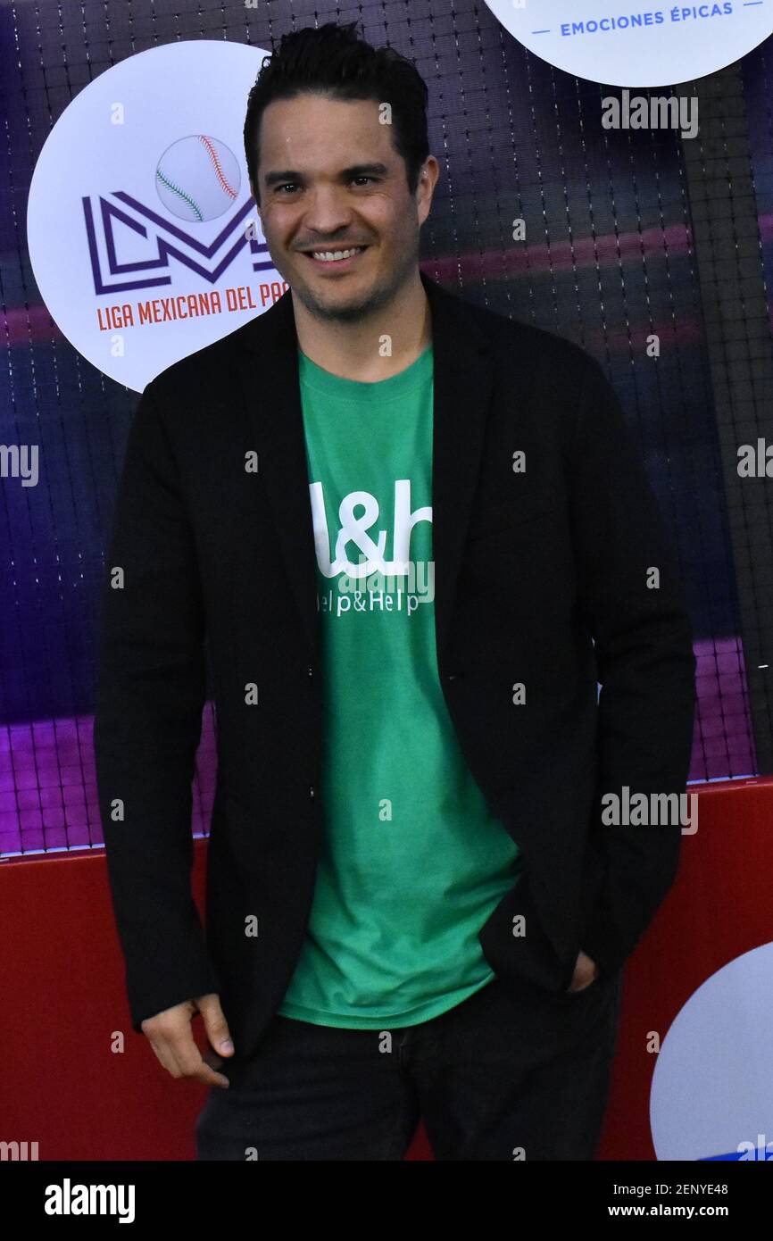 MEXICO CITY, MEXICO - OCTOBER 1: Kuno Becker poses for photos during a