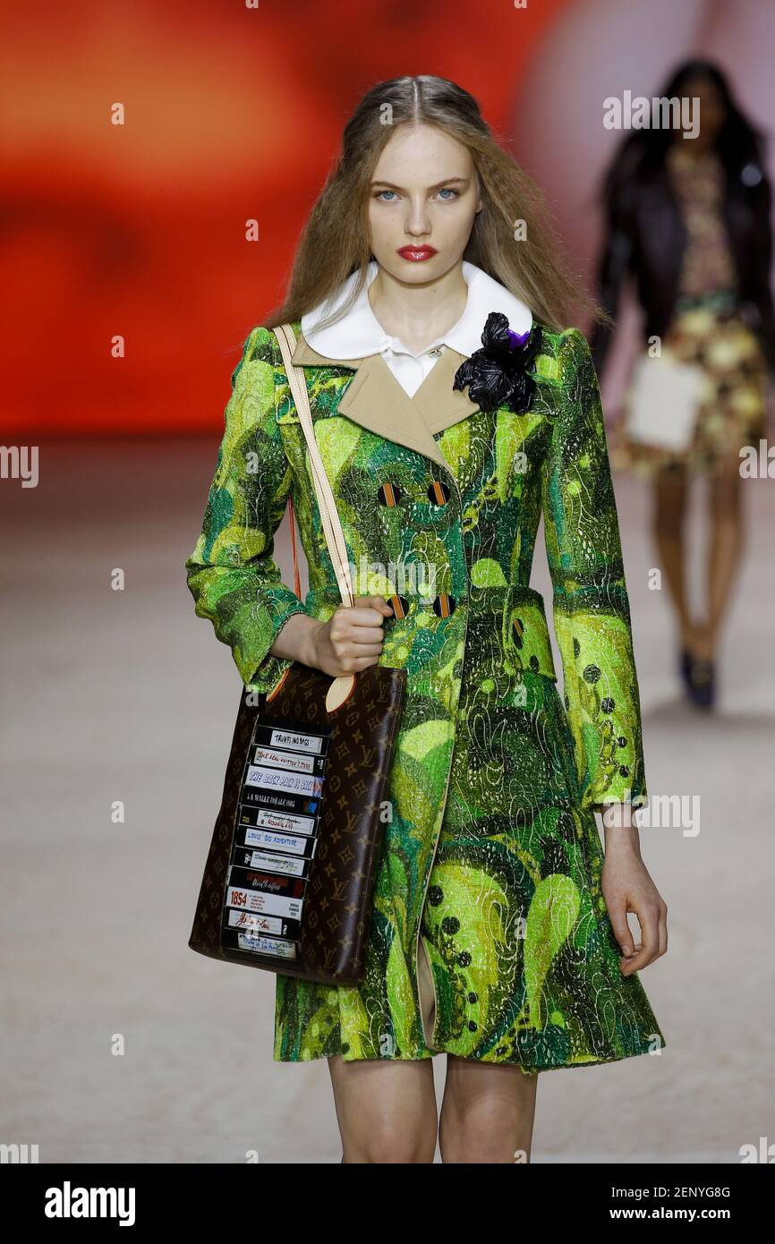 Louis Vuitton Spring 2020 Ready-to-Wear collection, runway looks